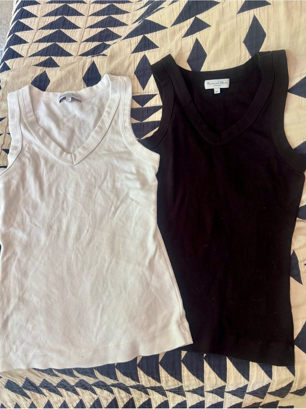 Michael Stars Black and White V-Neck Tank Tops XS - Pack of 2